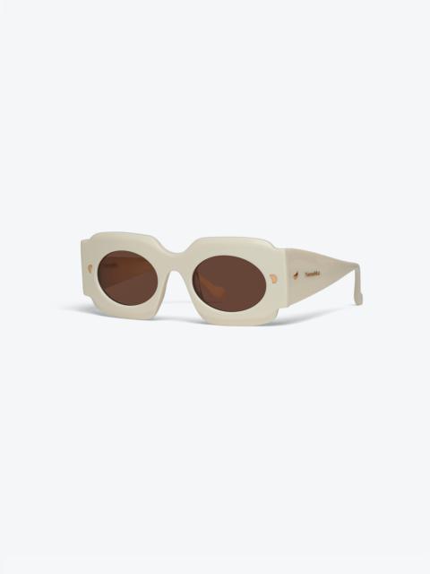 Nanushka CATHI - Bio-plastic square-frame sunglasses - Shell