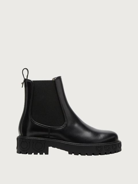 ショートブーツ・ブーティ Varsi Leather Gancini-Sole Chelsea Boots FERRAGAMO Varsi Leather Gancini-Sole Chelsea Boots