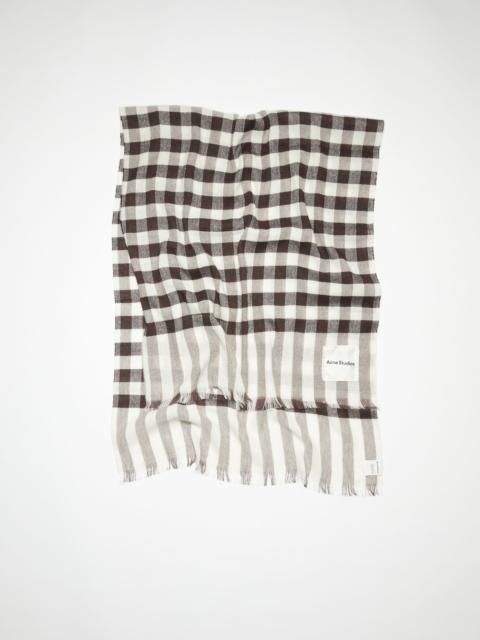 Acne Studios Check cashmere linen scarf - Chocolate brown/off white