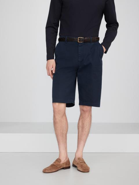 Garment-dyed basic fit Bermuda shorts in twisted cotton gabardine