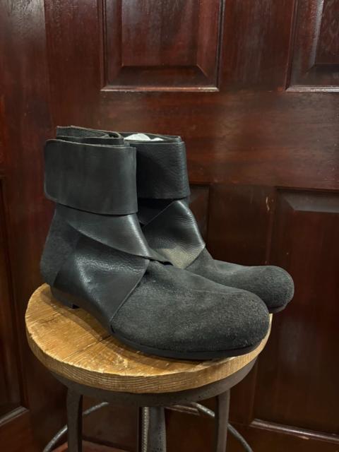 The Viridi-anne The Viridi-anne Black Suede Wrap Boots