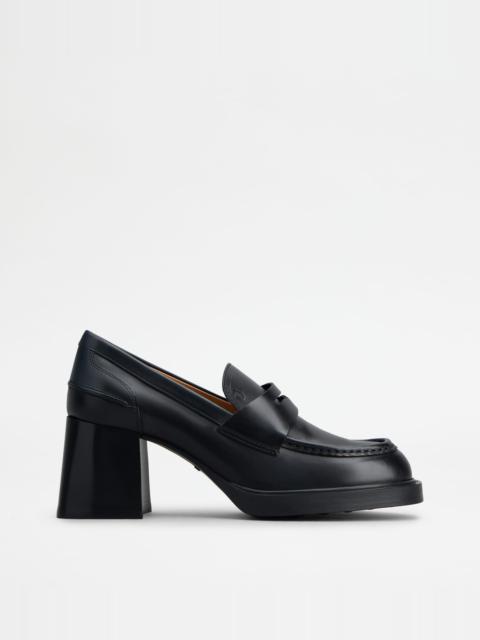 LOAFERS IN LEATHER WITH HEEL - BLACK