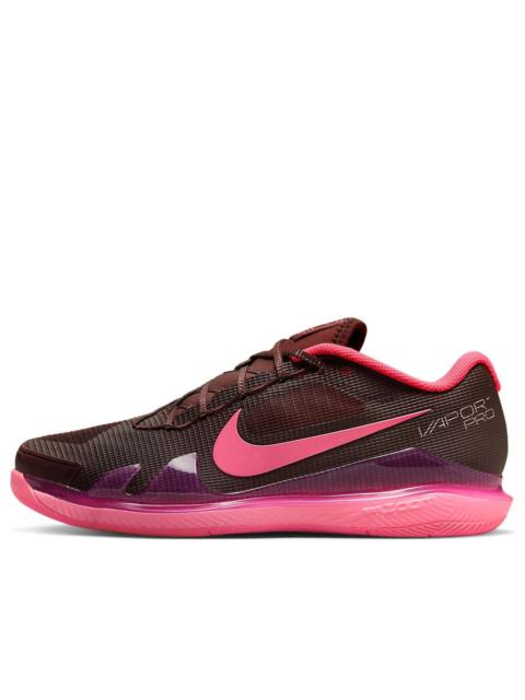 (WMNS) NikeCourt Air Zoom Vapor Pro Premium 'Burgundy Crush Hyper Pink' DQ4685-600