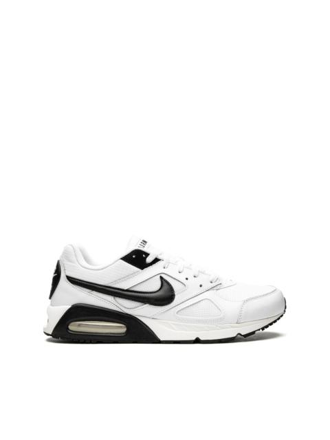 Air Max IVO low-top sneakers