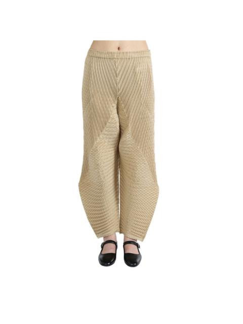 fully pleated trousers