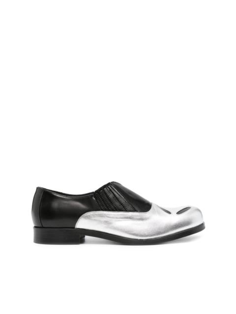 4 Slashed leather loafers