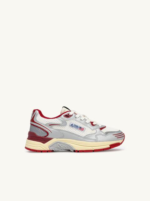 AUTRY HYPERWAY SNEAKERS IN WHITE SILVER AND RED SYNTHETIC LEATHER AND MESH