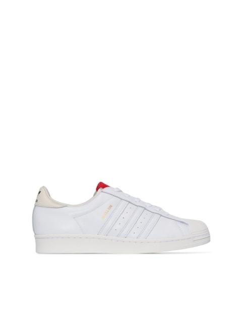 x 424  Superstar sneakers