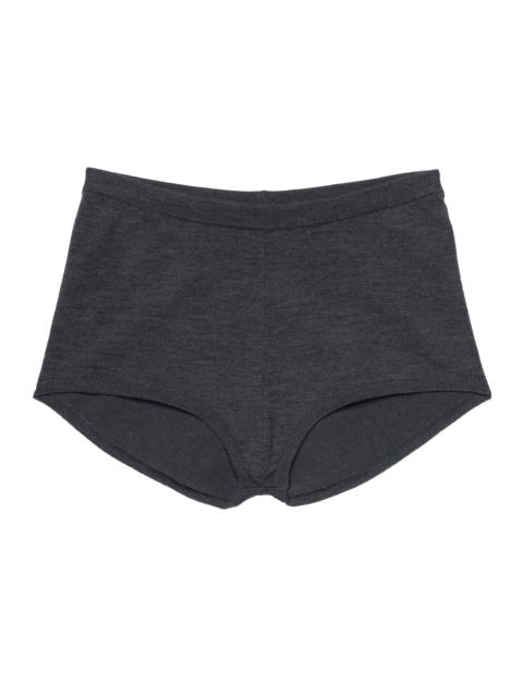 DÔEN TAVIA SHORT