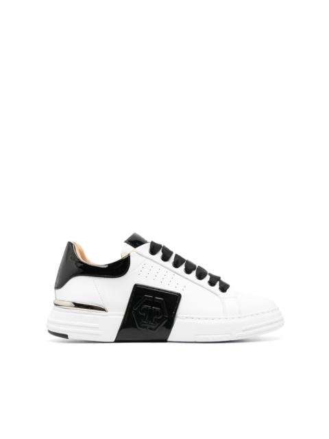 Hexagon low-top sneakers