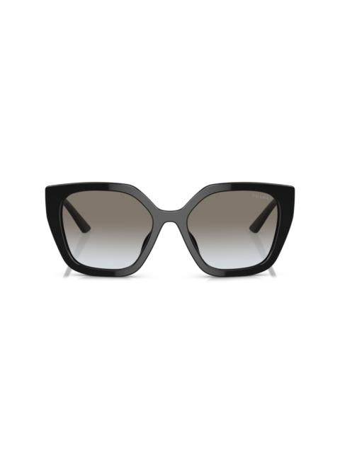 cat-eye frame sunglasses