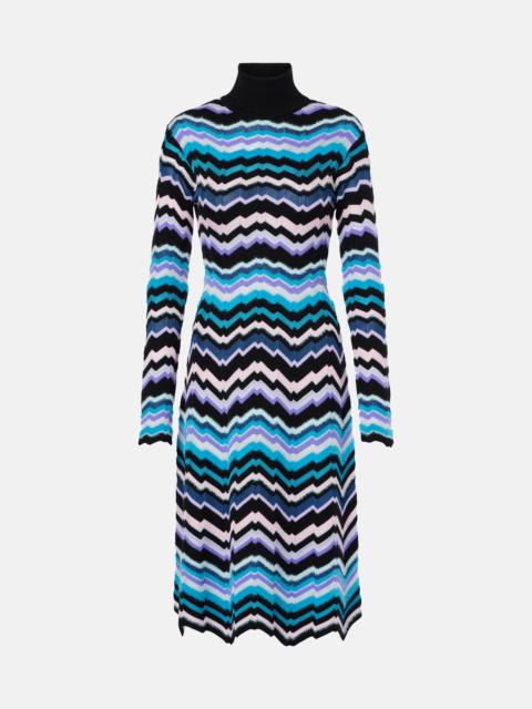 Zigzag knitted turtleneck midi dress