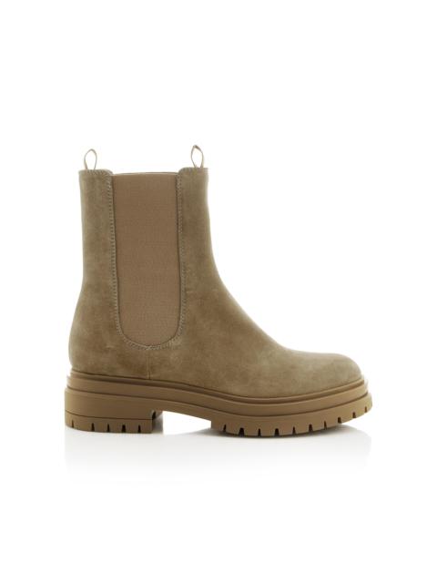 Chester Suede Chelsea Boots tan