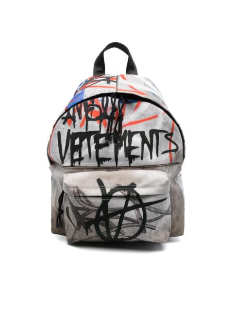 VETEMENTS graffiti logo-print belt bag