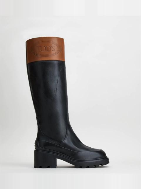 Tod's BOOTS IN LEATHER - BLACK