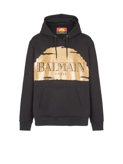 希少【BALMAIN】プリントロゴフーディ Balmain Paris プリント フーディー - Men | BALMAIN