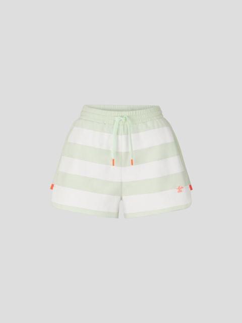 Carline Sweat shorts in Light green/White