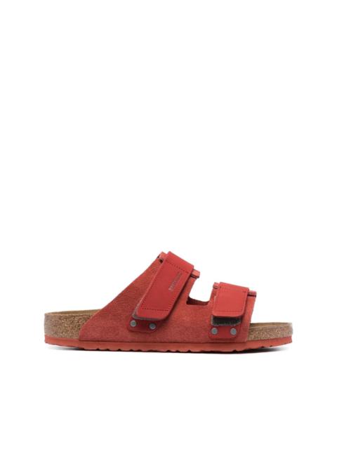 Uji suede slides