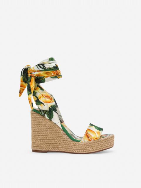 Printed charmeuse wedge