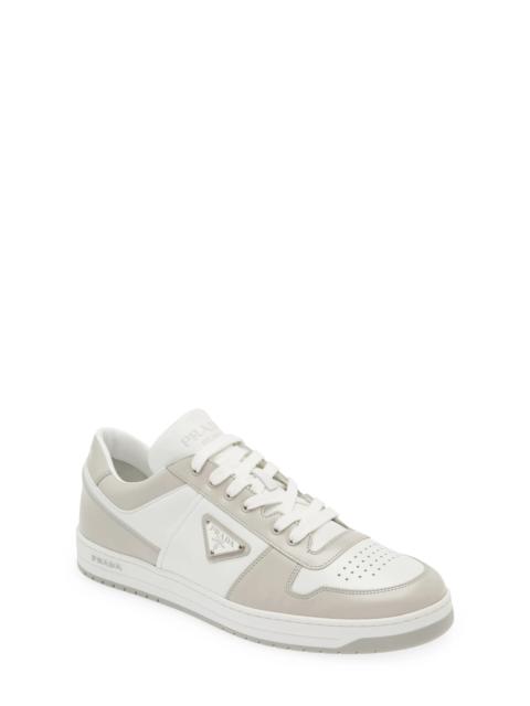 Downtown Logo Low Top Sneaker in Bianco/Cristallo