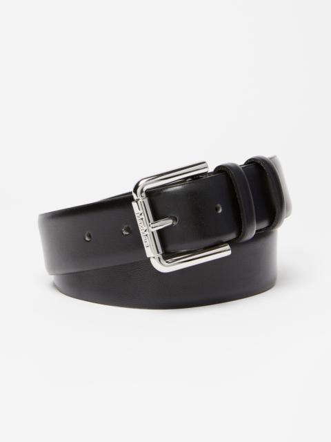 Shiny leather belt