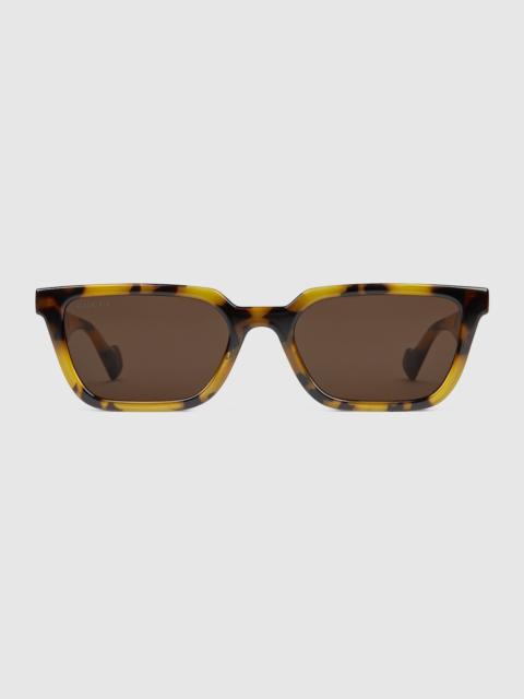 Cat-eye shaped frame sunglasses