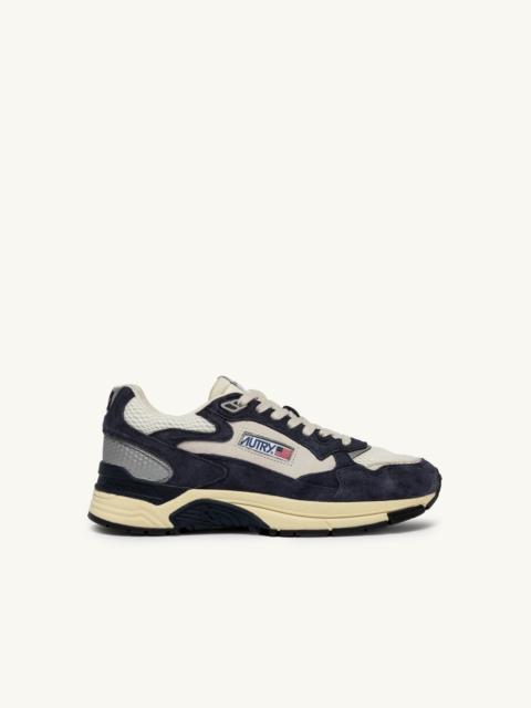 AUTRY HYPERWAY SNEAKERS IN SPACE BLUE COLOR AND SILVER-TONE SUEDE AND MESH