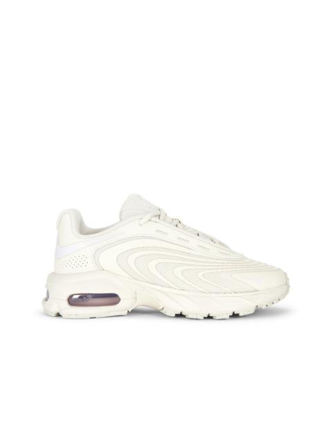 Nike Air Max Fire Sneaker