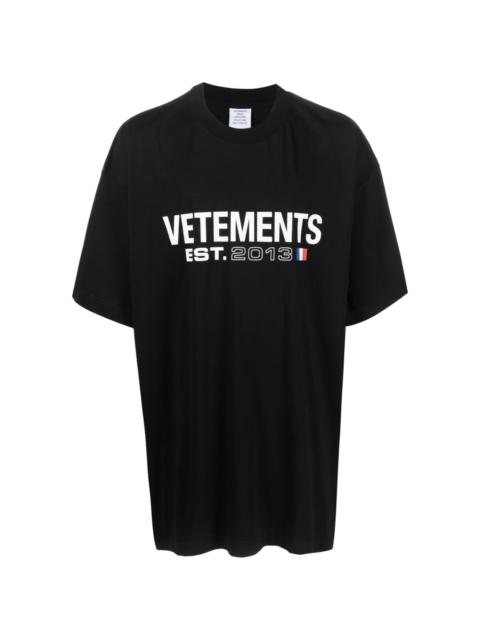 VETEMENTS logo-print T-shirt