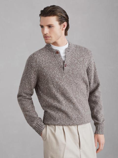 Flecked soft virgin wool and cashmere sweater with Henley collar