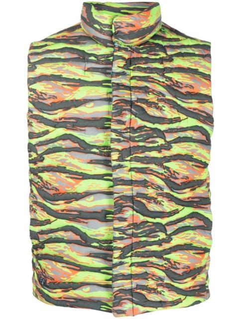 camouflage-print quilted puffer gilet