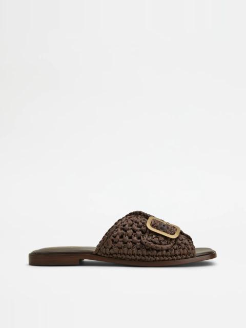 Tod's SANDALS IN RAFFIA - BROWN