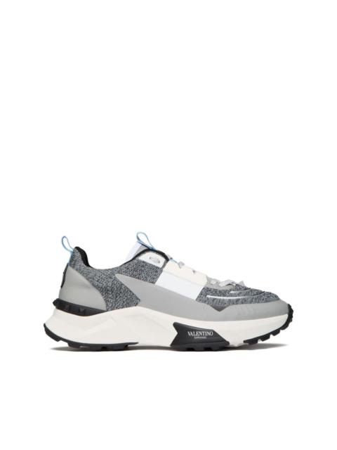 Valentino Garavani★ホワイト True Act スニーカー Valentino Garavani True Act Panelled Sneakers | White | FARFETCH