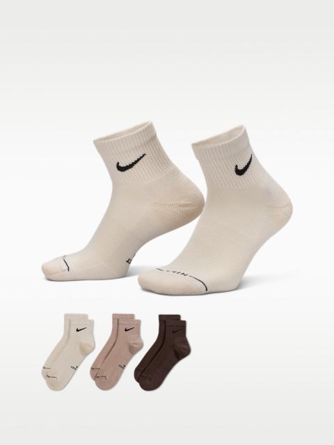Nike Nike Everyday Elevated Ankle Socks (3 Pairs)