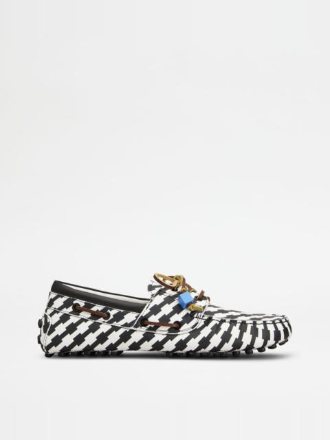 Tod's BOAT GOMMINO LOAFERS IN LEATHER - WHITE, BLACK