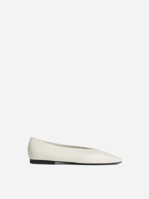 CO Pointed Ballerina Leather Flat in Ivory