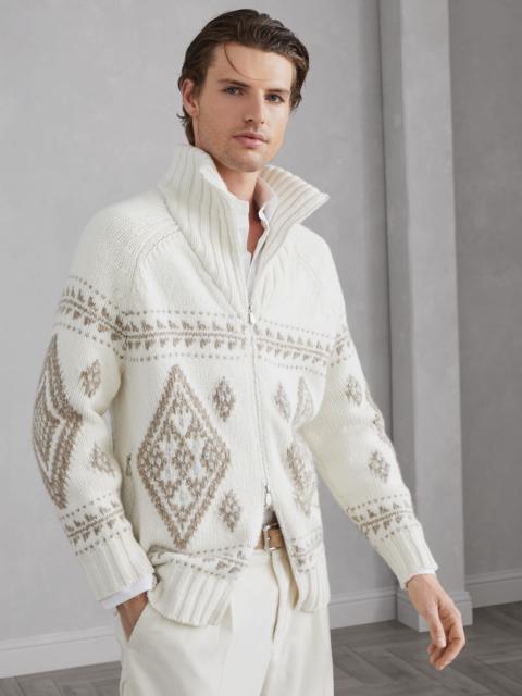 Geometric jacquard cardigan in cashmere feather yarn with zipper