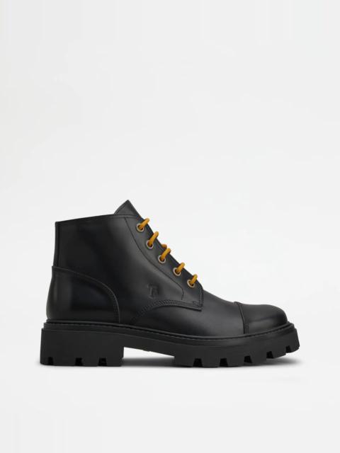 Tod's TOD'S ANKLE BOOTS IN LEATHER - BLACK
