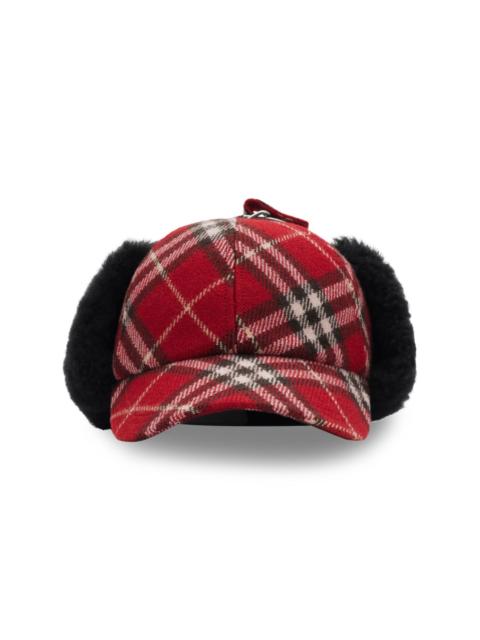 Burberry ear flaps cap