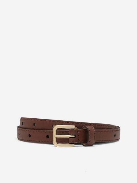 Belt with logo tag