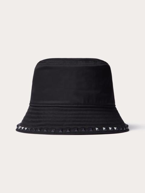 ROCKSTUD COTTON BUCKET HAT WITH STUD APPLIQUÉ