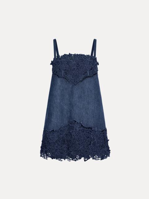 Oscar de la Renta PORCELAIN FLOWER CUTOUT DENIM DRESS