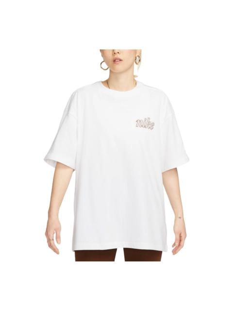 (WMNS) Nike Sportswear Bear Graphic Oversized T-shirt Asia Sizing 'White' FQ6010-100