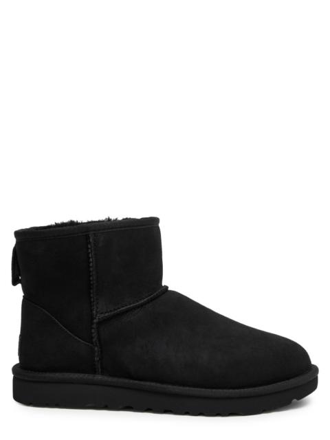 Classic Mini II suede boots