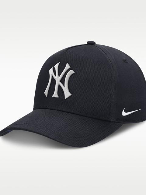 Nike New York Yankees Rise Men's Nike x KAWS Dri-FIT MLB A-Frame Trucker Adjustable Hat