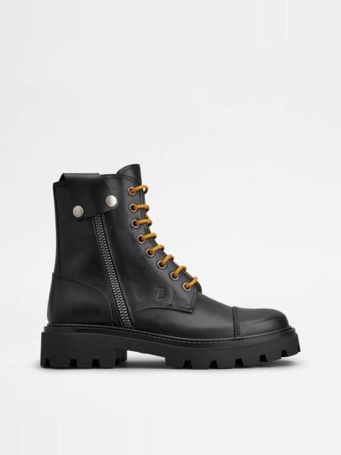 TOD'S COMBAT BOOTS IN LEATHER - BLACK