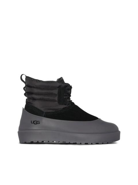 UGG lace-up quilted boots