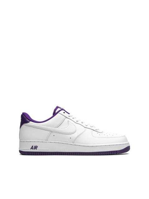 Nike 공군 1 낮은 "Voltage Purple"스니커