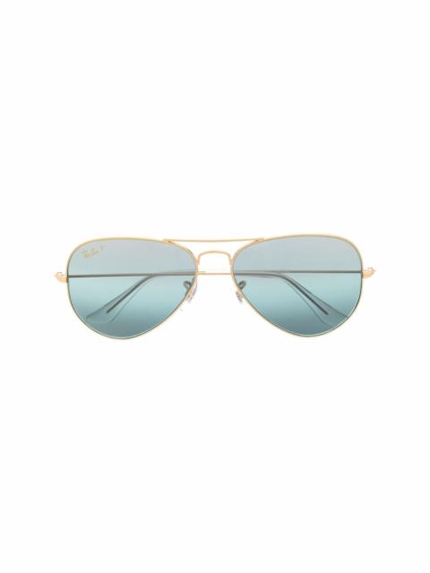 aviator-frame sunglasses