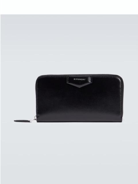 Givenchy Antigona leather wallet